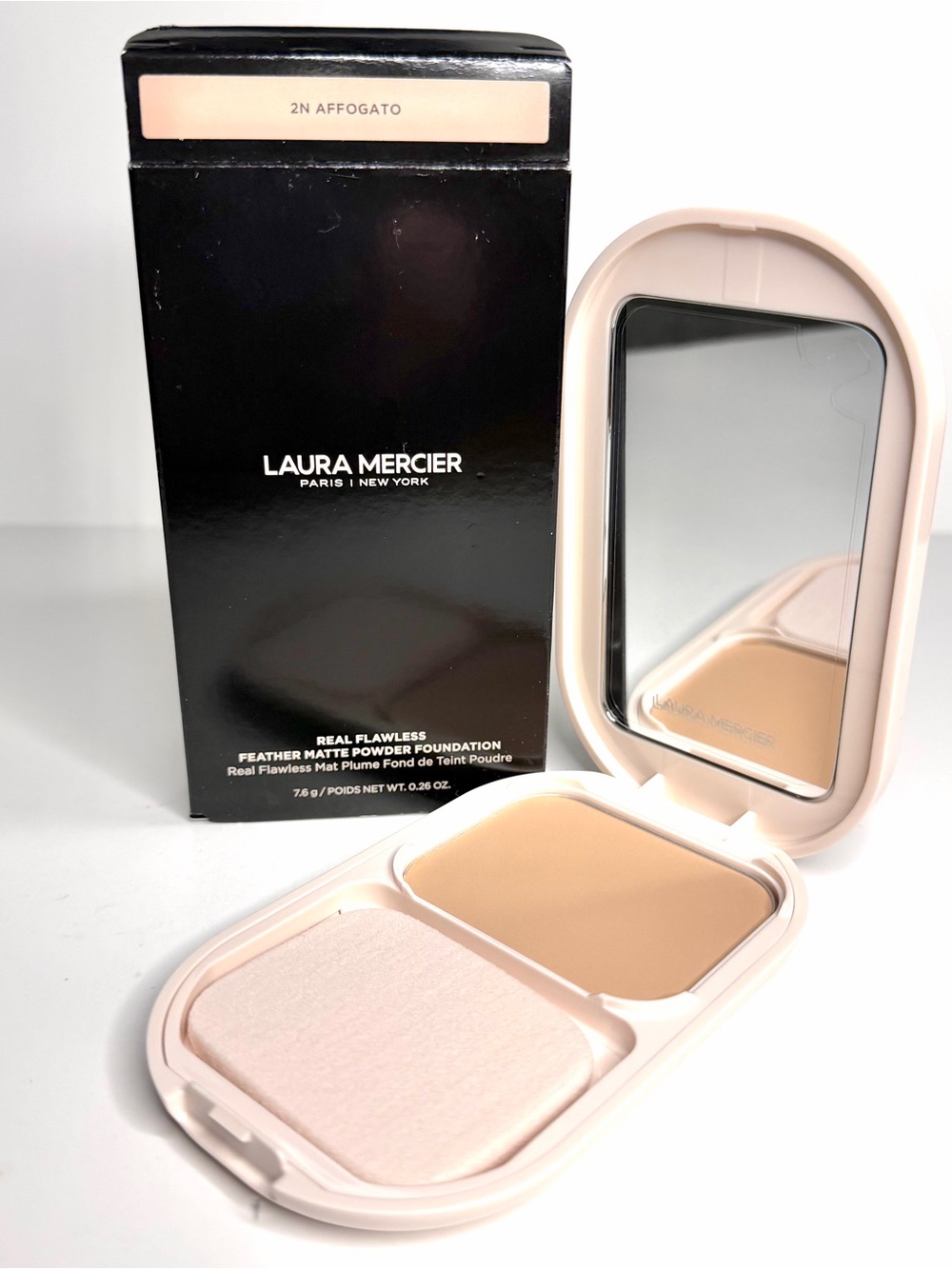 Laura Mercier Real Flawless Feather Matte Powder Foundation 2N Affogato